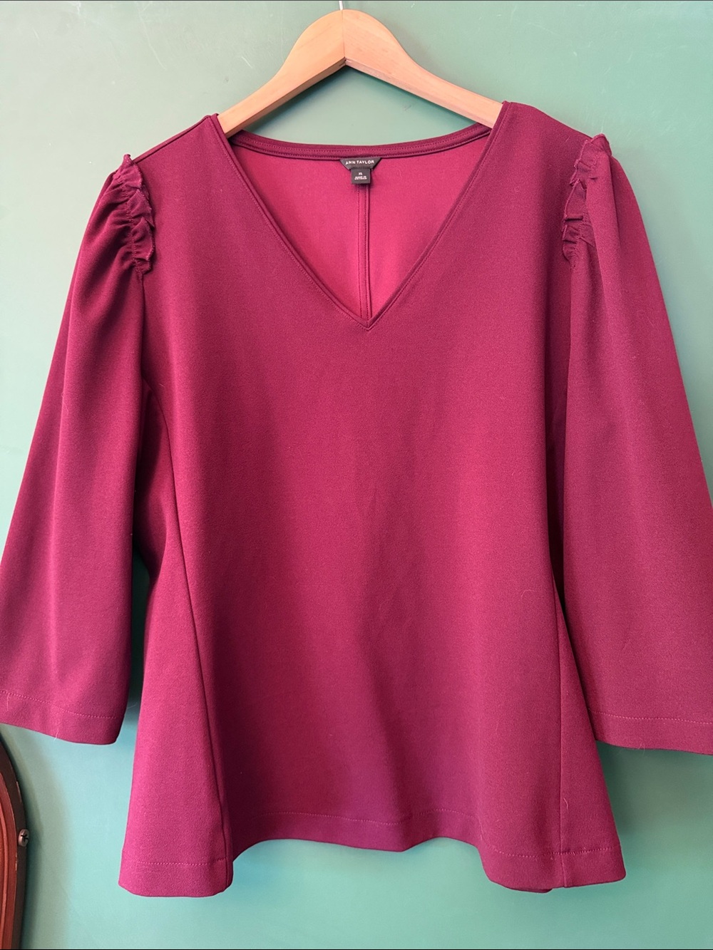 Ann Taylor Wine Womens XL V-Neck Blouse with Ruched Shoulders Romantic Coquette